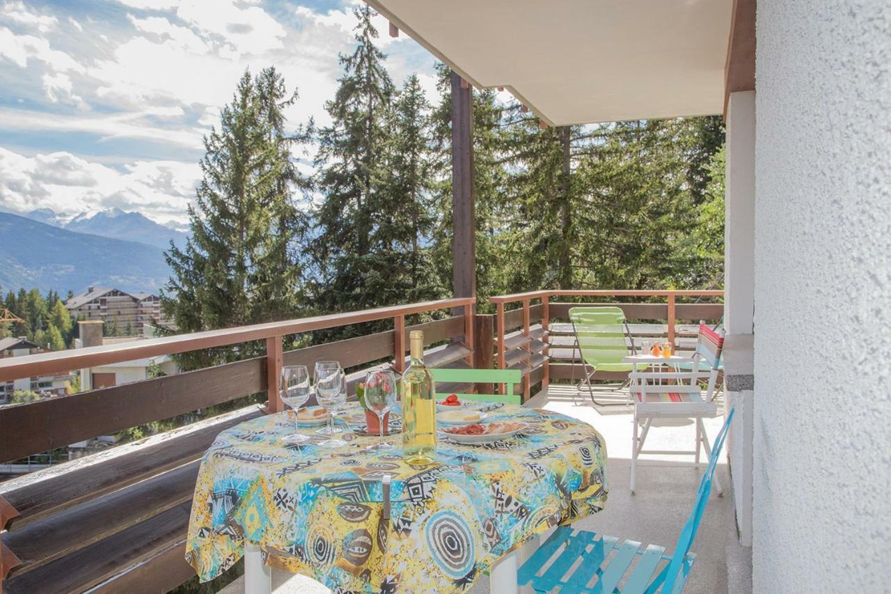 La Marmotte, au cœur du village de Crans, proche du télécabine Cry d'Er Extérieur photo